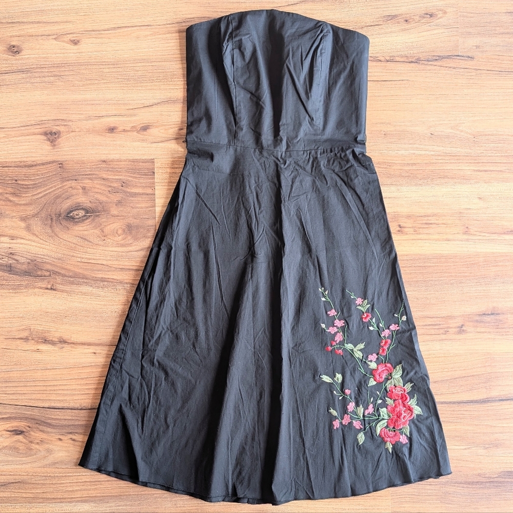 Vintage Y2k Strapless Black Cotton Dress With Floral Embroidery